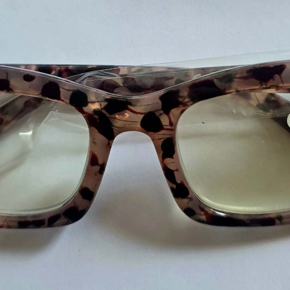 OPRAH STYLE TORTOISE +2.50 TRENDSETTER READER GLASSES